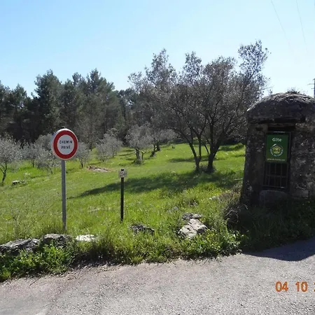 Au Calme En Campagne Au Milieu Des Oliviers Centenaires * Tourrettes