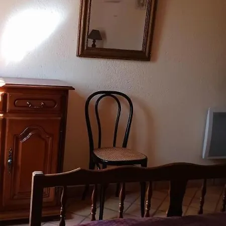 Au Calme En Campagne Au Milieu Des Oliviers Centenaires Holiday home Tourrettes